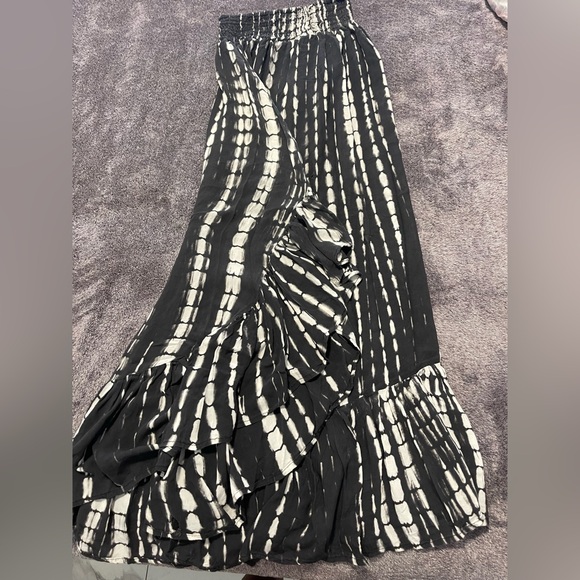 Black and White Women's Maxi Skirt - Picture 2 of 7
